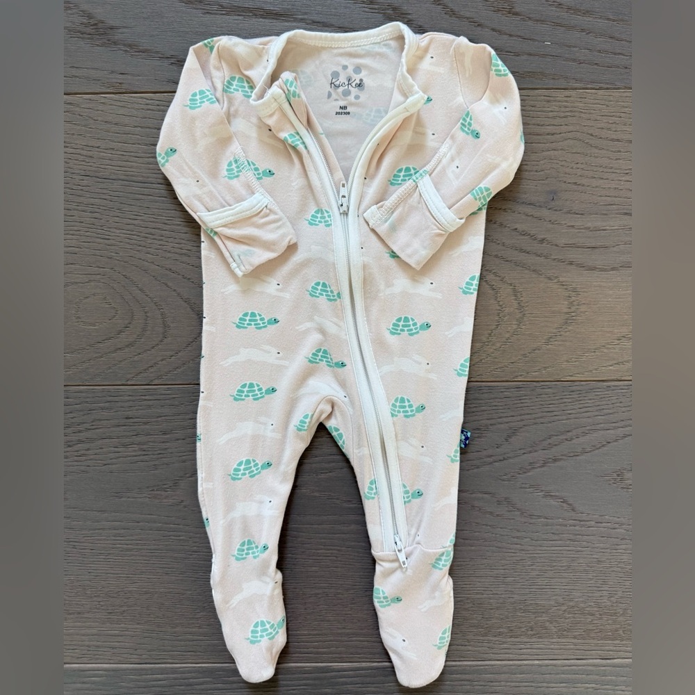 KicKee Print Footie with 2 Way Zipper
